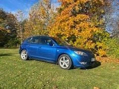 Blå Begagnad 2006 Mazda 3 Inclusive Halvkombi | 24 000 kr (Marknadspris) - Bild 1/4