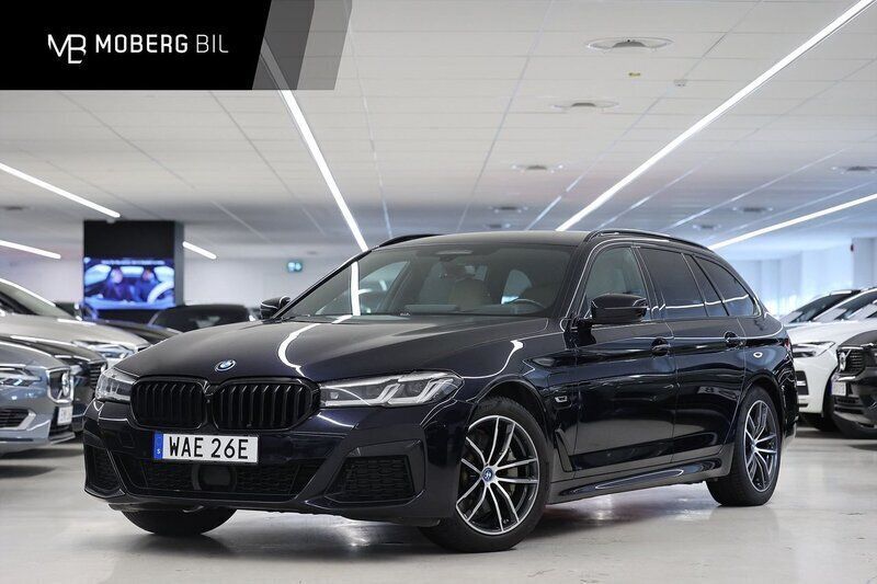Svart Begagnad 2023 BMW 530e M Sport Kombi | 379 900 kr (Marknadspris) - Bild 1/3