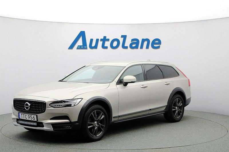 Begagnad Volvo V90 CC 190 HK (139 kW) 2018 Luminous sand Kombi
