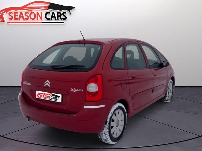 Begagnad Citroën Xsara Picasso 116 HK (85 kW) 2005 Ljusröd Minibuss
