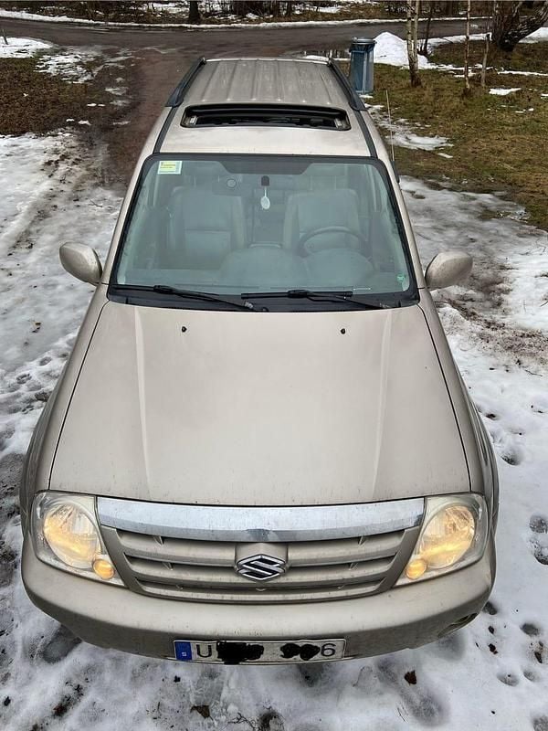 Begagnad Suzuki Grand Vitara 173 HK (127 kW) 2003 Ljusbrun