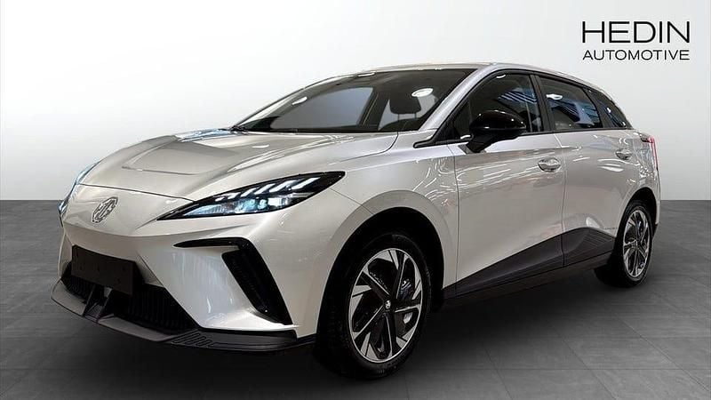 Begagnad MG MG4 EV 125 kW (170 HK) 2024 Silver Halvkombi