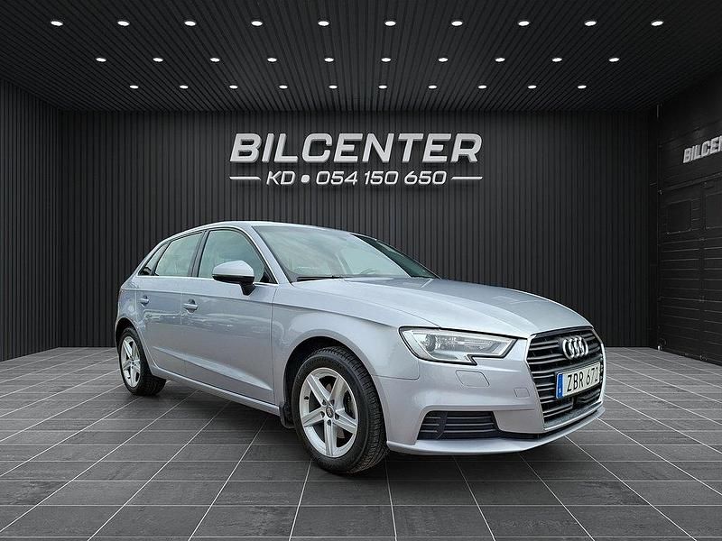 Silver Begagnad 2017 Audi A3 Sportback Proline Halvkombi | 129 900 kr (Marknadspris) - Bild 1/4