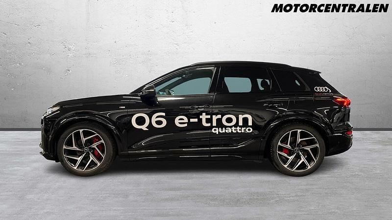 Begagnad Audi Q6 e-tron S-Line 284 kW (387 HK) 2025 Svart SUV
