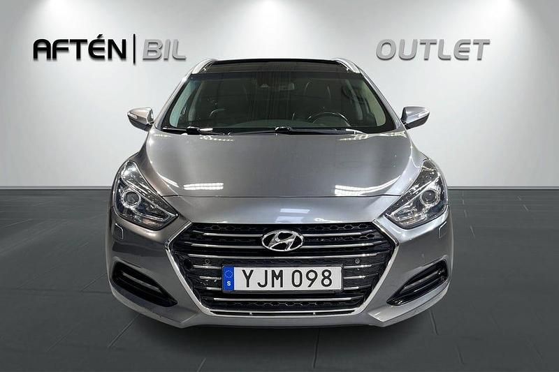 Begagnad Hyundai i40 Premium 141 HK (103 kW) 2016 Silver Kombi