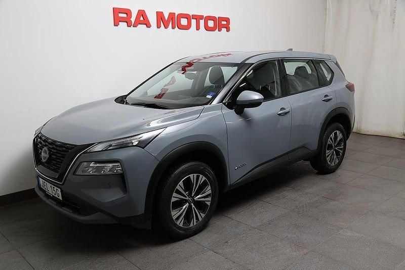 Ljusgrå Begagnad 2022 Nissan X-Trail Acenta SUV | 299 900 kr - Bild 1/3