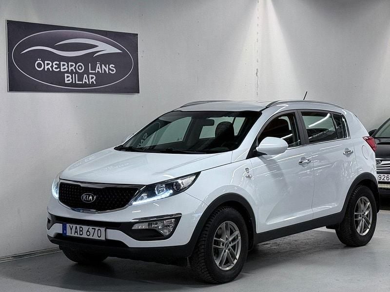 Vit Begagnad 2016 Kia Sportage SUV | 104 900 kr (Superpris) - Bild 1/4