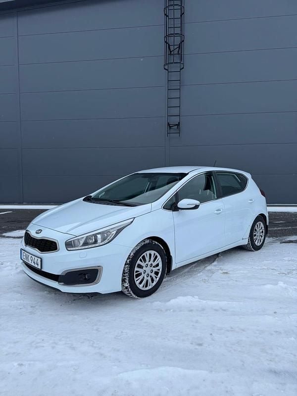 Begagnad Kia Ceed 136 HK (100 kW) 2016 Halvkombi