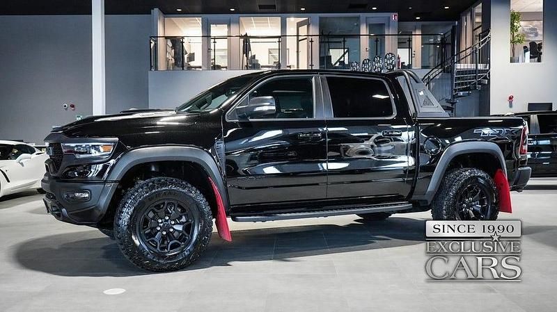 Begagnad Dodge Ram 711 HK (522 kW) 2022 Diamond black crystal pearlcoat