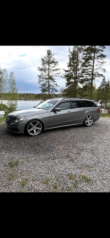 Begagnad 2011 Mercedes E200 Kombi | 63 000 kr - Bild 1/4