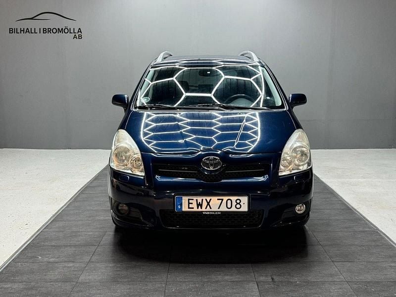 Mörkblå (blå) Begagnad 2008 Toyota Corolla Verso Minibuss | 64 900 kr (Marknadspris) - Bild 1/4