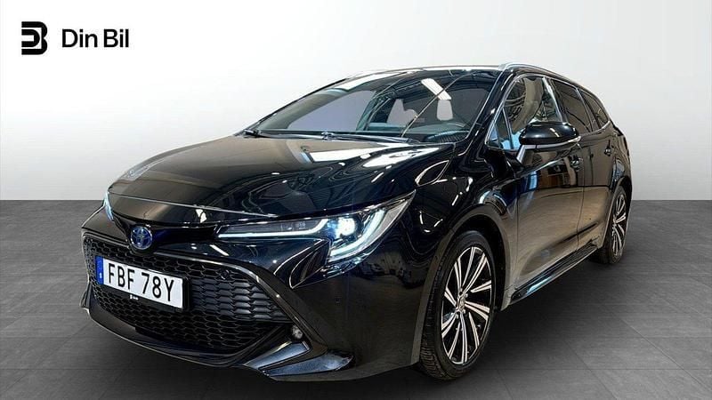 Svart Begagnad 2022 Toyota Corolla Style Kombi | 259 900 kr (Marknadspris) - Bild 1/4