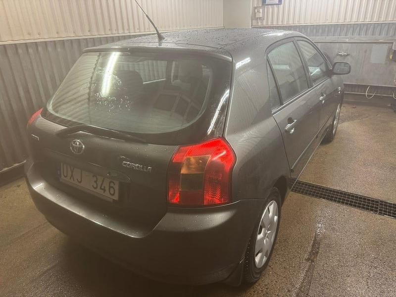 Begagnad Toyota Corolla 110 HK (80 kW) 2004