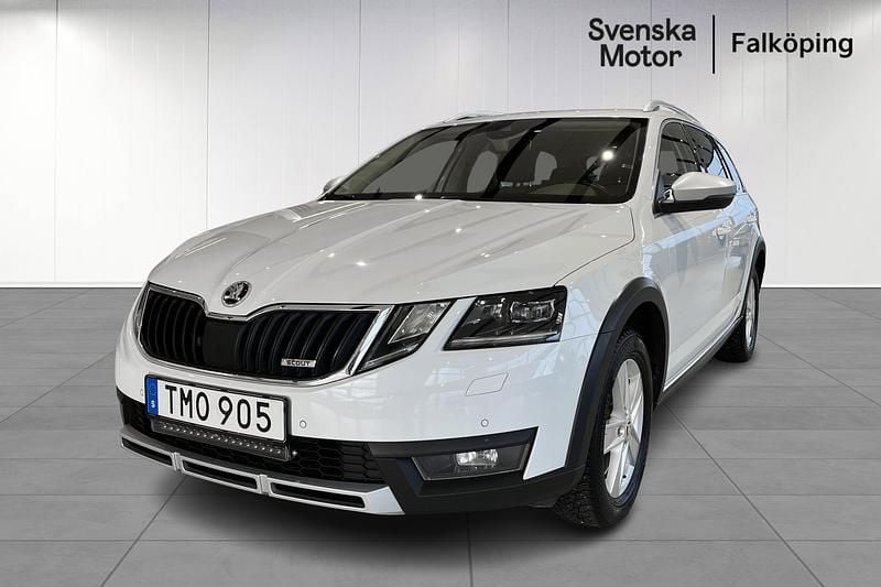 Vit Begagnad 2020 Skoda Octavia Scout Scout 4x4 Kombi | 249 900 kr (Bra pris) - Bild 1/4