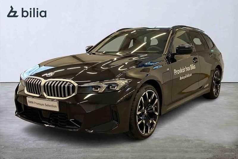Svart Begagnad 2026 BMW 330e Kombi | 599 000 kr - Bild 1/1