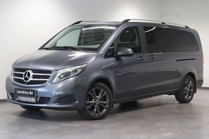 Grå Begagnad 2019 Mercedes V250 Edition Minibuss | 429 000 kr (Marknadspris) - Bild 1/4