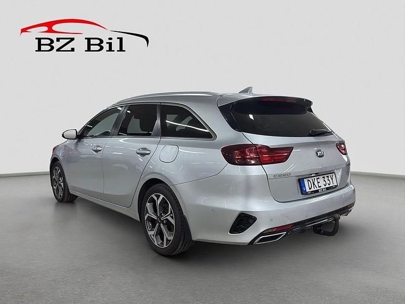 Begagnad Kia Ceed Advance 141 HK (103 kW) 2020 Grå Halvkombi