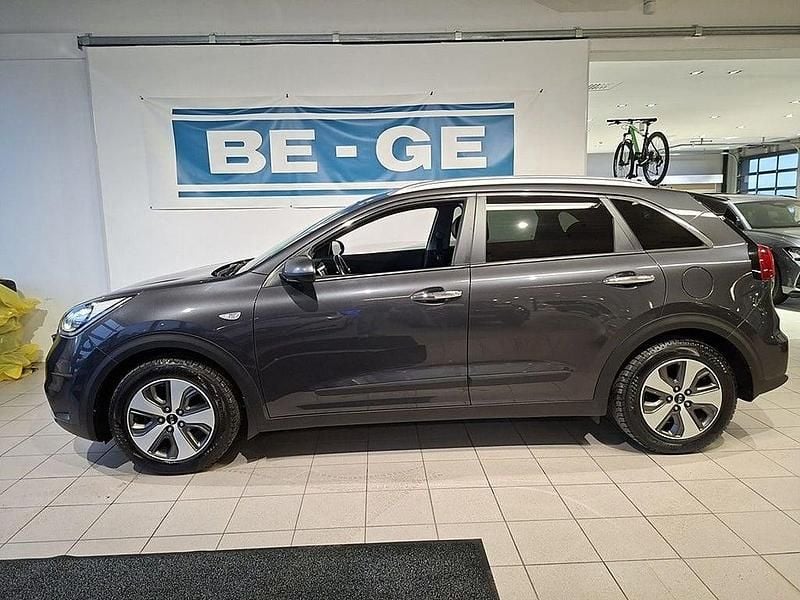 Begagnad Kia Niro 143 HK (105 kW) 2017 Grå SUV