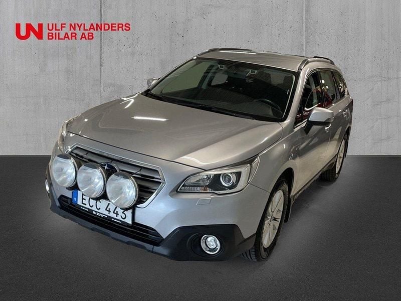Silver (ice silver) Begagnad 2015 Subaru Outback SUV | 189 000 kr (Marknadspris) - Bild 1/4