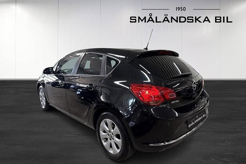 Begagnad Opel Astra drive 140 HK (102 kW) 2015 Svart Halvkombi
