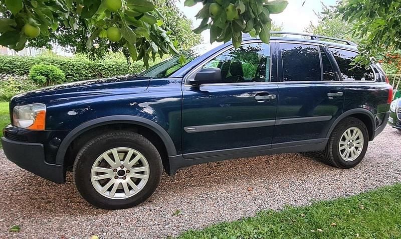 Blå Begagnad 2004 Volvo XC90 Standard SUV | 7 000 kr - Bild 1/1