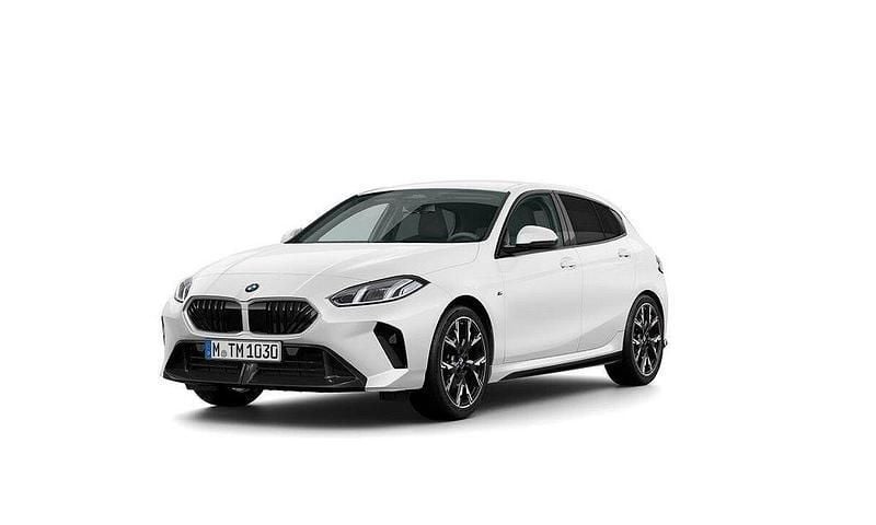 Vit Begagnad 2025 BMW 120 M Sport Halvkombi | 419 000 kr (Dyr) - Bild 1/4