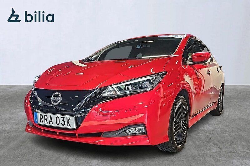 Röd Begagnad 2022 Nissan Leaf Halvkombi | 209 900 kr (Lite dyr) - Bild 1/4