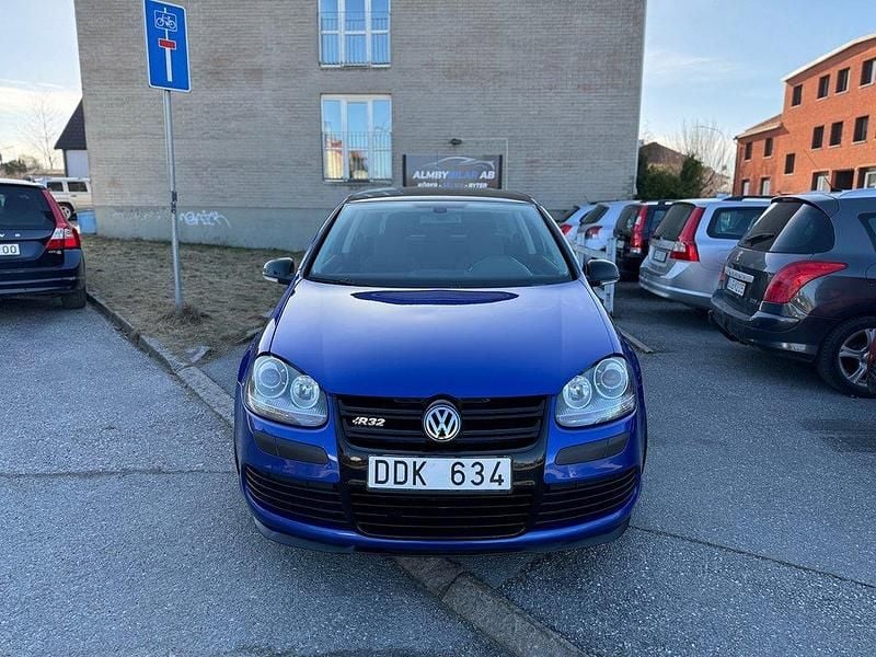 Blå Begagnad 2005 VW Golf V R Halvkombi | 109 000 kr - Bild 1/4