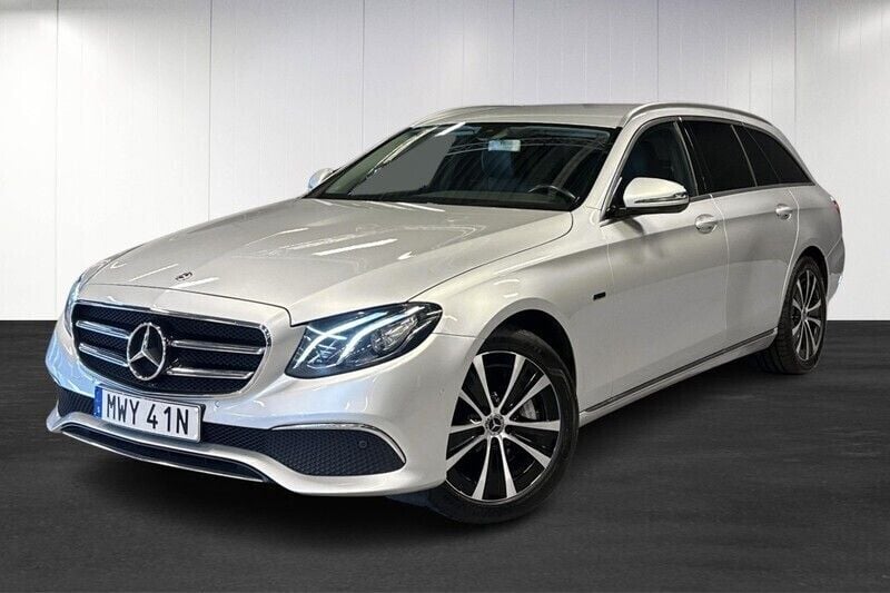 Silver Begagnad 2019 Mercedes E300 Avantgarde Kombi | 310 000 kr (Marknadspris) - Bild 1/4