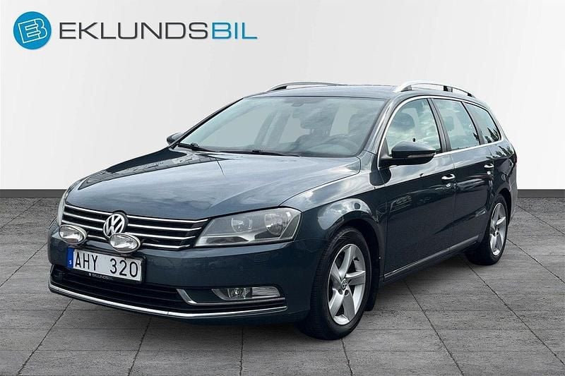 Ljusgrå Begagnad 2011 VW Passat Kombi | 54 900 kr (Marknadspris) - Bild 1/4