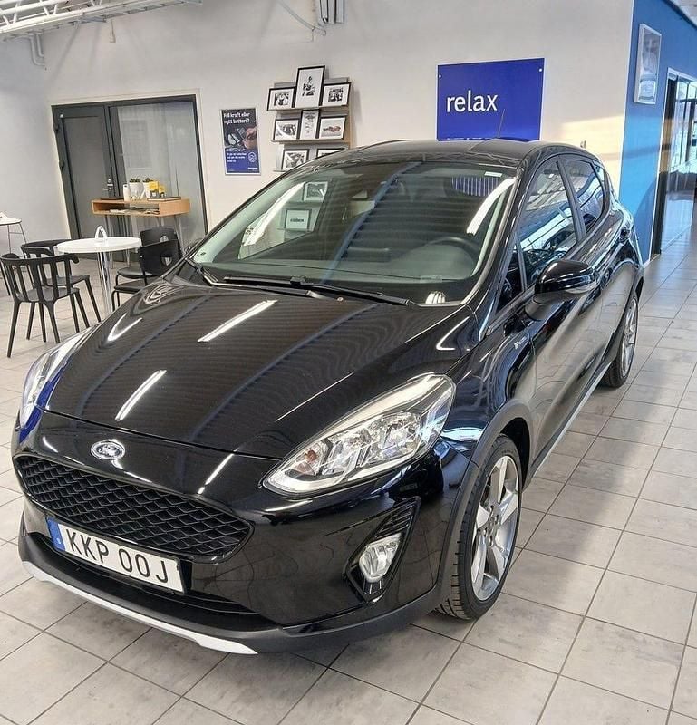 Begagnad Ford Fiesta Active 101 HK (74 kW) 2019 Absolute black Halvkombi