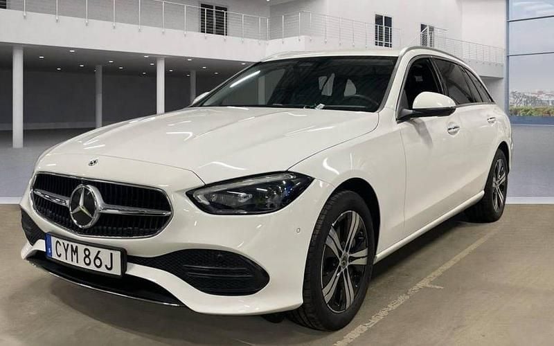 Vit Begagnad 2024 Mercedes C300 Advanced Plus Kombi | 429 000 kr - Bild 1/4