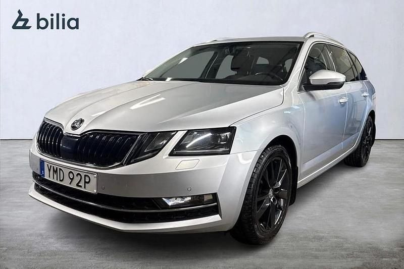 Silver Begagnad 2019 Skoda Octavia Style Kombi | 229 000 kr (Lite dyr) - Bild 1/4