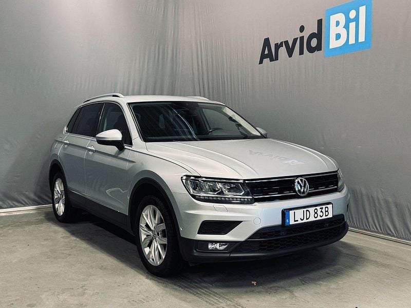 Silver Begagnad 2020 VW Tiguan SUV | 254 900 kr (Bra pris) - Bild 1/3