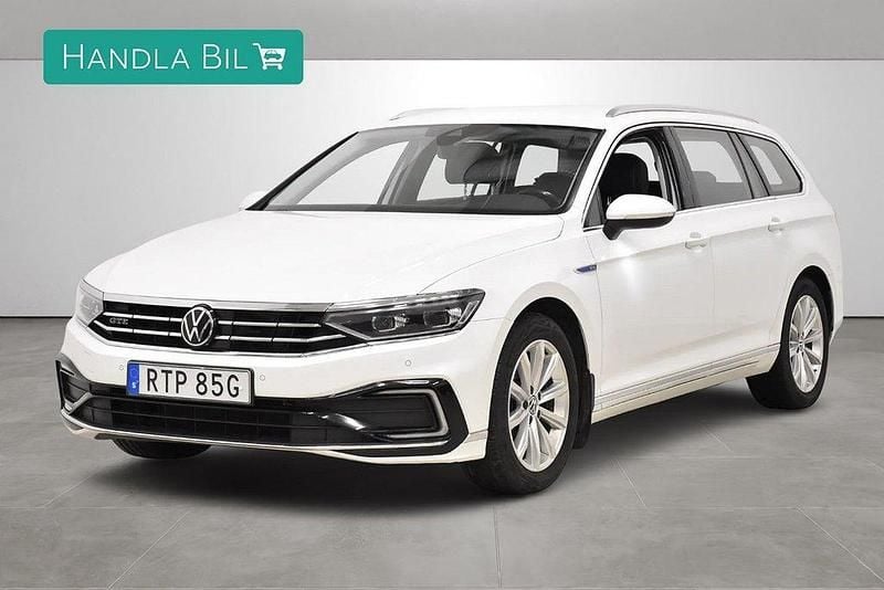 Vit Begagnad 2020 VW Passat GTE Kombi | 199 800 kr (Bra pris) - Bild 1/4