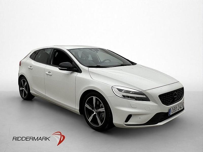 Begagnad Volvo V40 R-Design 120 HK (88 kW) 2016 Vit Halvkombi