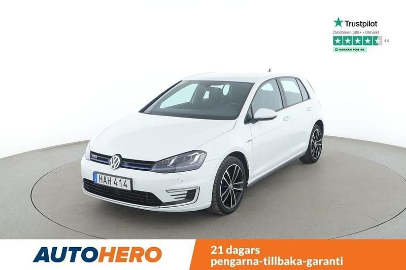 Vit Begagnad 2016 VW Golf VII GTE Halvkombi | 155 000 kr (Bra pris) - Bild 1/4