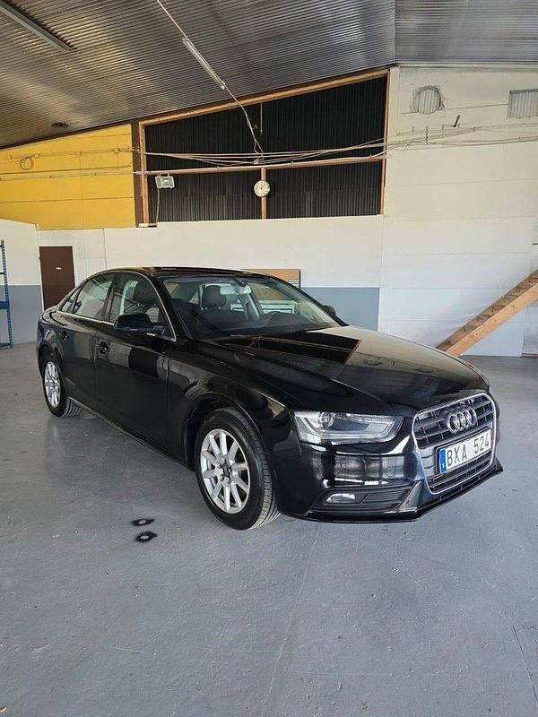 Svart Begagnad 2013 Audi A4 Sedan | 125 000 kr (Marknadspris) - Bild 1/4