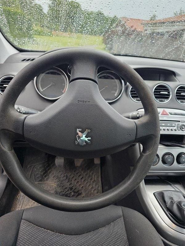 Grå Begagnad 2009 Peugeot 308 Kombi | 25 000 kr (Marknadspris) - Bild 1/4