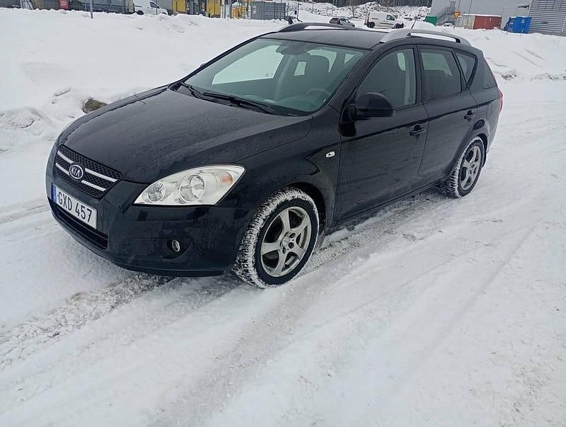 Begagnad Kia Ceed 116 HK (85 kW) 2008 Svart Halvkombi