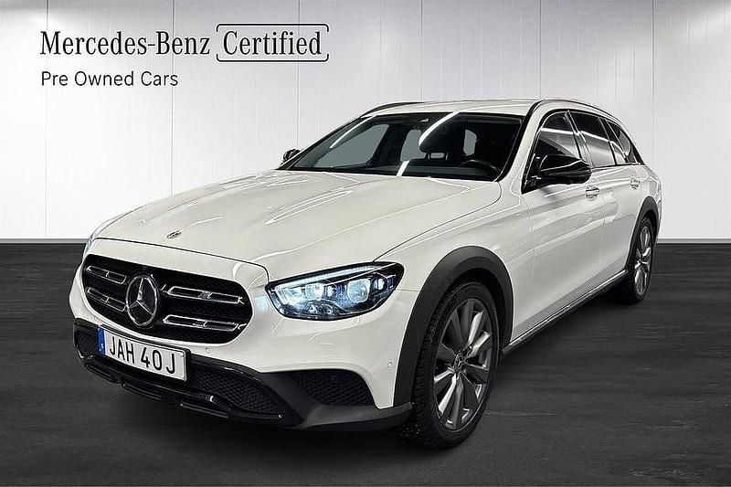 Vit Begagnad 2023 Mercedes E220 Kombi | 495 900 kr (Dyr) - Bild 1/4