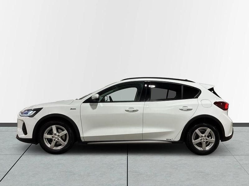 Begagnad Ford Focus Business Edition 125 HK (91 kW) 2022 Vit Halvkombi