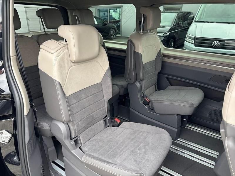 Ny VW Multivan Style 151 HK (111 kW) 2025 Svart Van