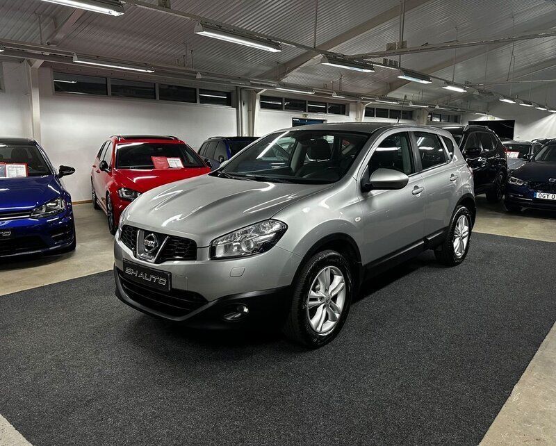 Silver Begagnad 2011 Nissan Qashqai SUV | 74 900 kr (Lite dyr) - Bild 1/4