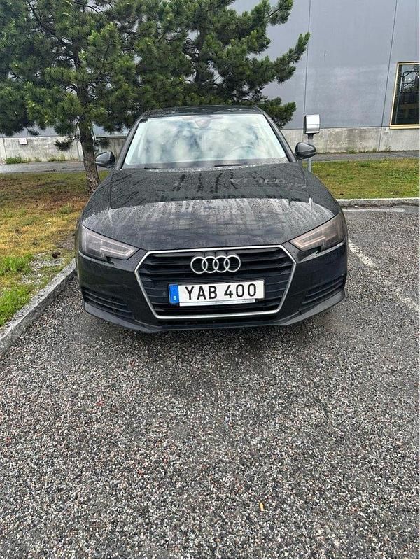 Svart Begagnad 2016 Audi A4 Comfort Sedan | 149 000 kr (Marknadspris) - Bild 1/3