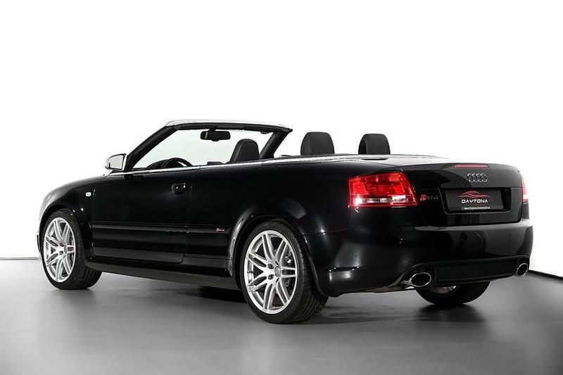 Begagnad Audi RS4 420 HK (308 kW) 2007 Svart Cab