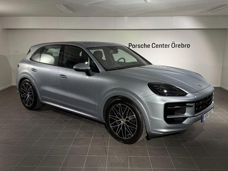 Ny Porsche Cayenne Edition 471 HK (346 kW) 2025 Dolomite silver metallic SUV