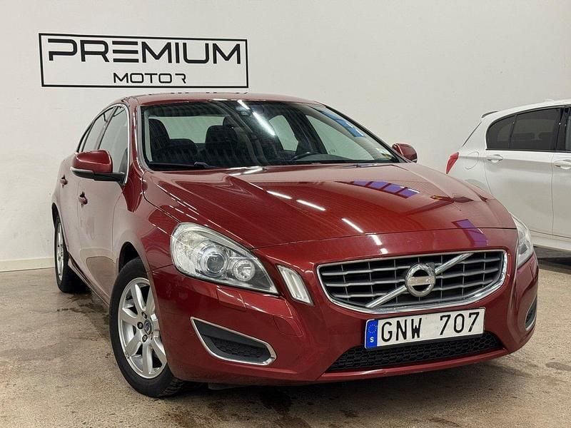Röd Begagnad 2012 Volvo S60 Momentum Sedan | 79 900 kr (Bra pris) - Bild 1/4