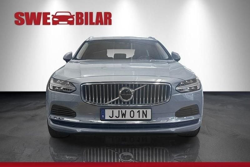 Begagnad Volvo V90 Core 350 HK (257 kW) 2024 Grå Kombi