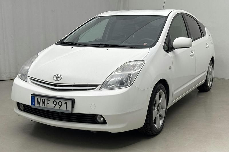 Vit Begagnad 2005 Toyota Prius Business Edition Halvkombi | 41 000 kr - Bild 1/4